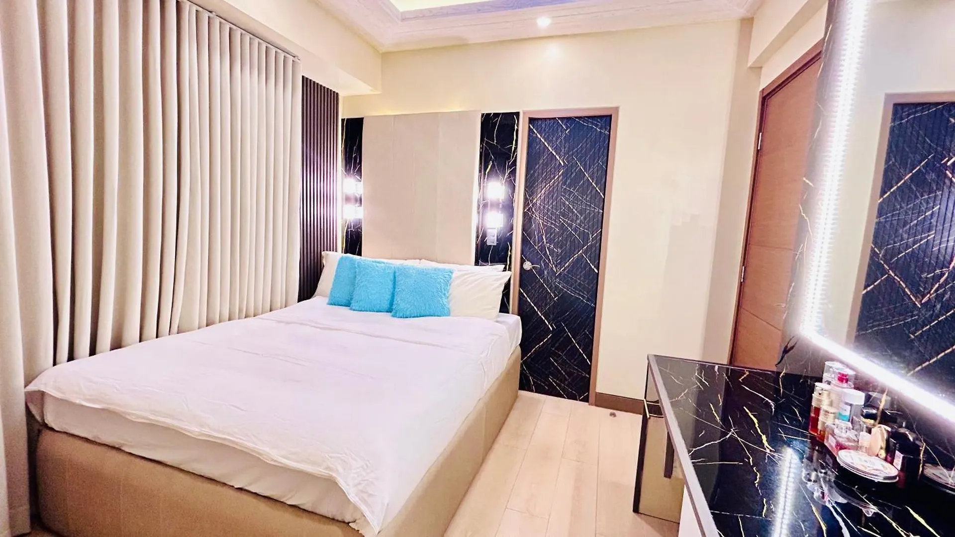 Palmeras Condotel Manila